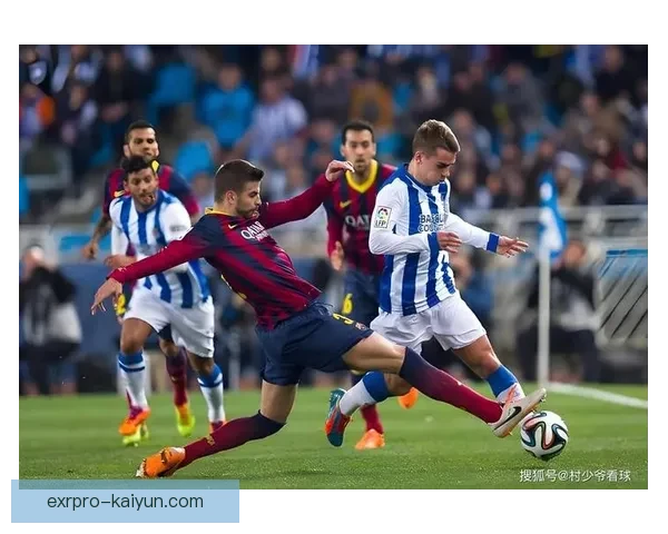 东亚杯期间足球赛事精彩对决持续引发关注与讨论